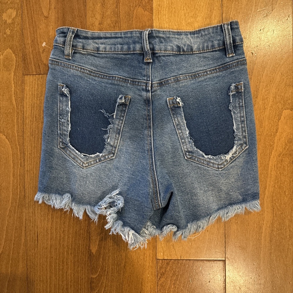 American Bazi Women's Distressed Jean Shorts Size‎ Small - Picture 4 of 4